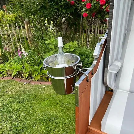 Föhrliebt Reetdachhaus * Alkersum