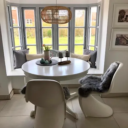 Föhrliebt Reetdachhaus