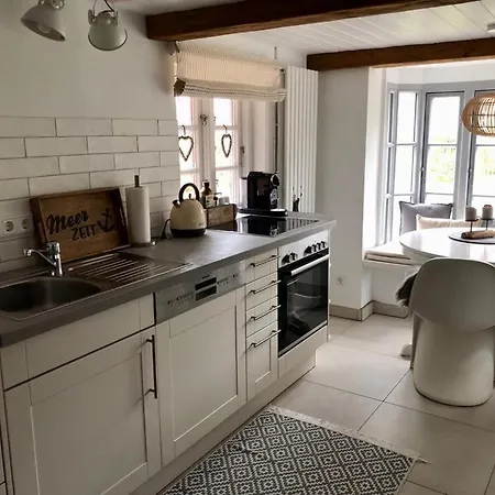 Föhrliebt Reetdachhaus