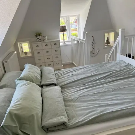 Föhrliebt Reetdachhaus