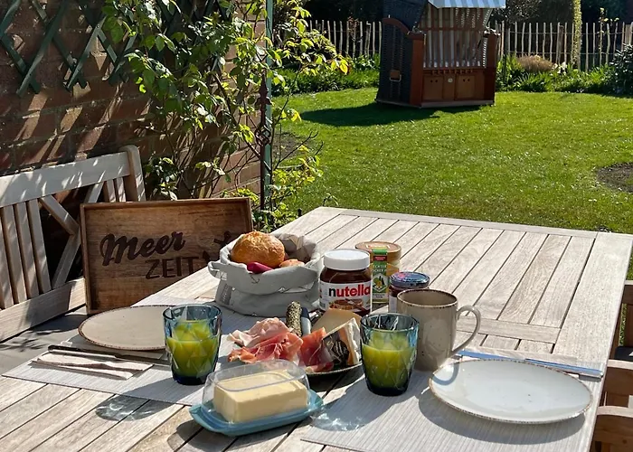 Foehrliebt Reetdachhaus * Alkersum